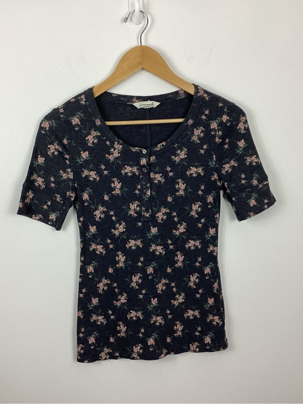 Lucky Brand Short Sleeve Henley Floral Size Medium